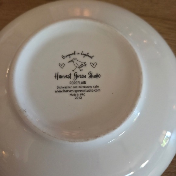 Harvest Green Studio Happy Thoughts Bowl Porcelain Bee Design Dish - Picture 2 of 2